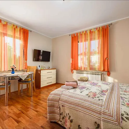 In - Istrien 51987 Apartment Porec